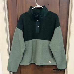 The North Face Fleece Pullover - Light Green and Dark Green